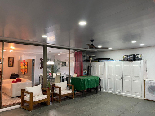 Venta Casa O 5D en suite Walk-in cl&oacute;set 5B 4E 1B Chicureo - Colina