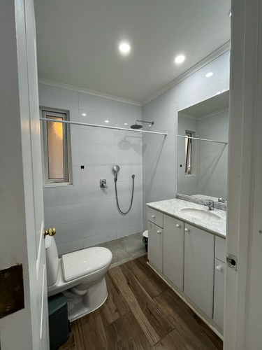 Arriendo Casa NO 2D 1B 2E Los Dominicos - Las Condes