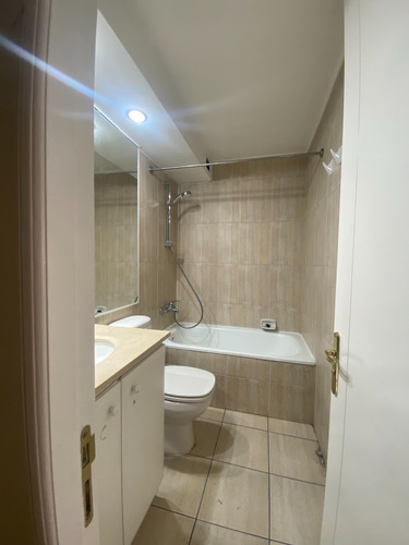 Venta Departamento SP 2D en suite Walk-in cl&oacute;set 2B 1E 1B Las Lilas - Providencia