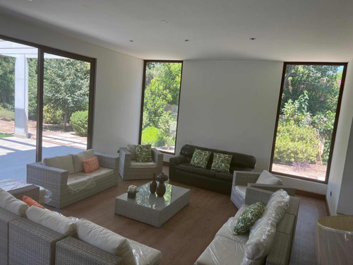 Arriendo Casa 5D 6B 6E 1B Chicureo - Colina