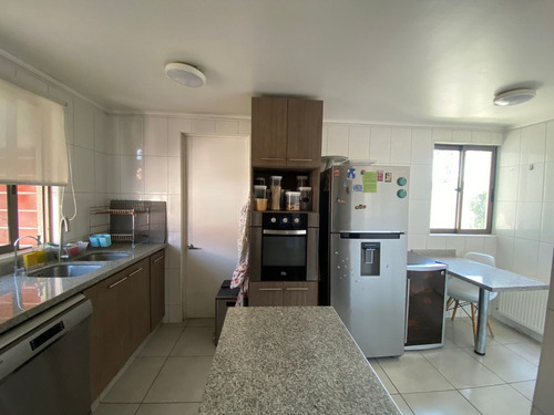 Arriendo Casa 4D en suite Walk-in cl&oacute;set 4B 2E 1B Chicureo - Colina