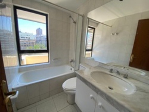 Venta Departamento N 4D en suite 3B 1E 1B Metro Escuela Militar - Las Condes