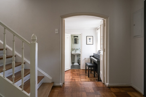 Venta Casa NOSP 5D en suite 4B 1E 1B Barrio El Golf - Las Condes