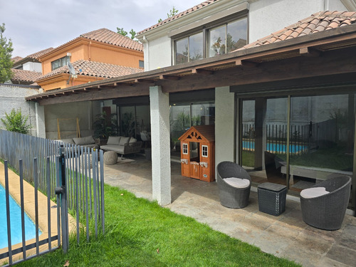 Venta Casa P 5D en suite 4B 2E 2B San Carlos de Apoquindo - Las Condes