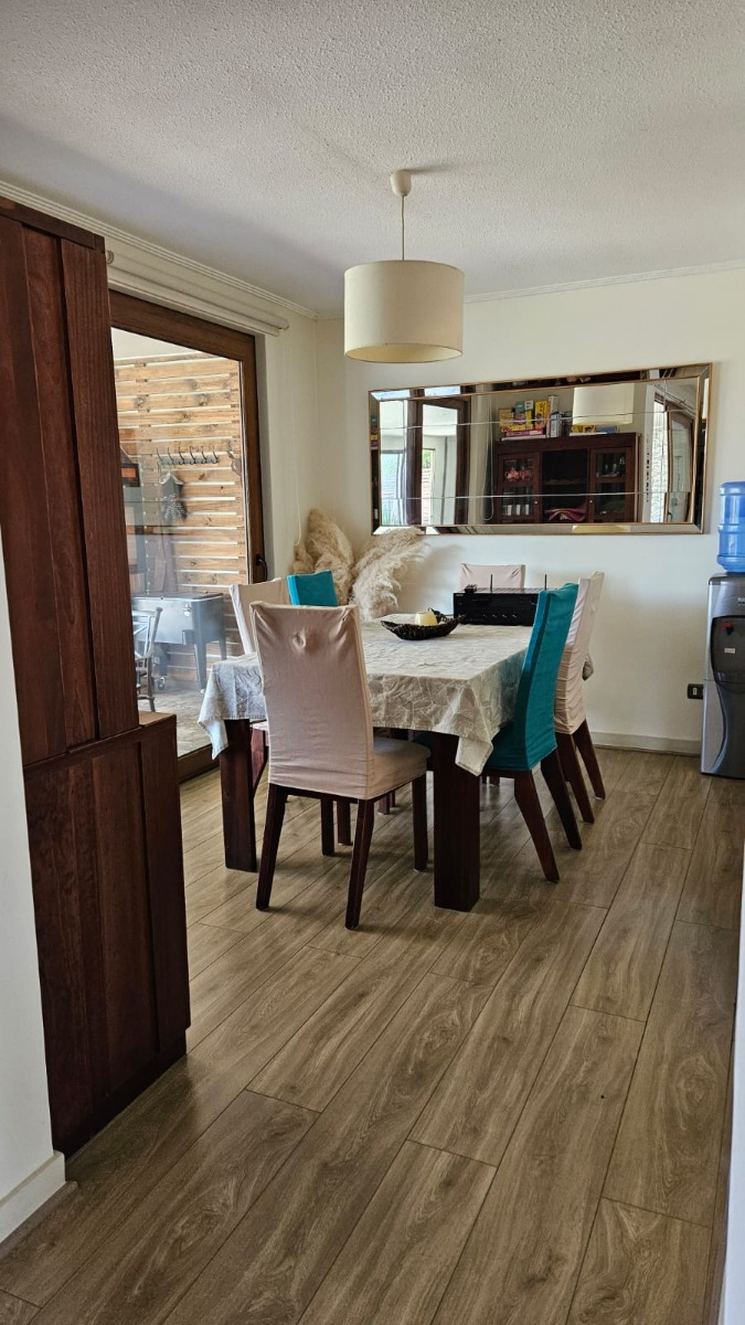 Venta Casa NO 3D en suite Walk-in cl&oacute;set 4B 3E 1Bd Chicureo - Colina