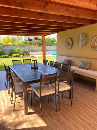 Venta Casa N 4D en suite Walk-in cl&oacute;set 4B 2E Chicureo - Colina