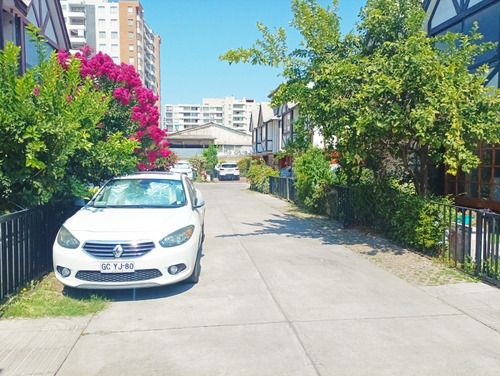 Arriendo Casa N 5D en suite Walk-in cl&oacute;set 3B 1E 1B Metro Sim&oacute;n Bolivar - &Ntilde;u&ntilde;oa