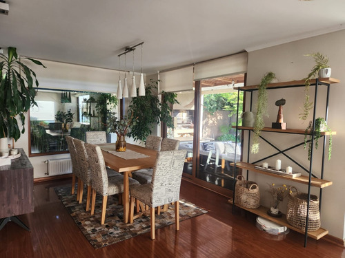 Venta Casa 5D en suite Walk-in cl&oacute;set 4B 3E 1B La Reina Alta - La Reina