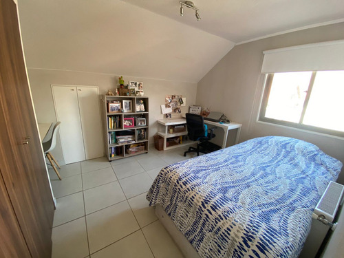 Arriendo Casa 4D en suite Walk-in cl&oacute;set 4B 2E 1B Chicureo - Colina