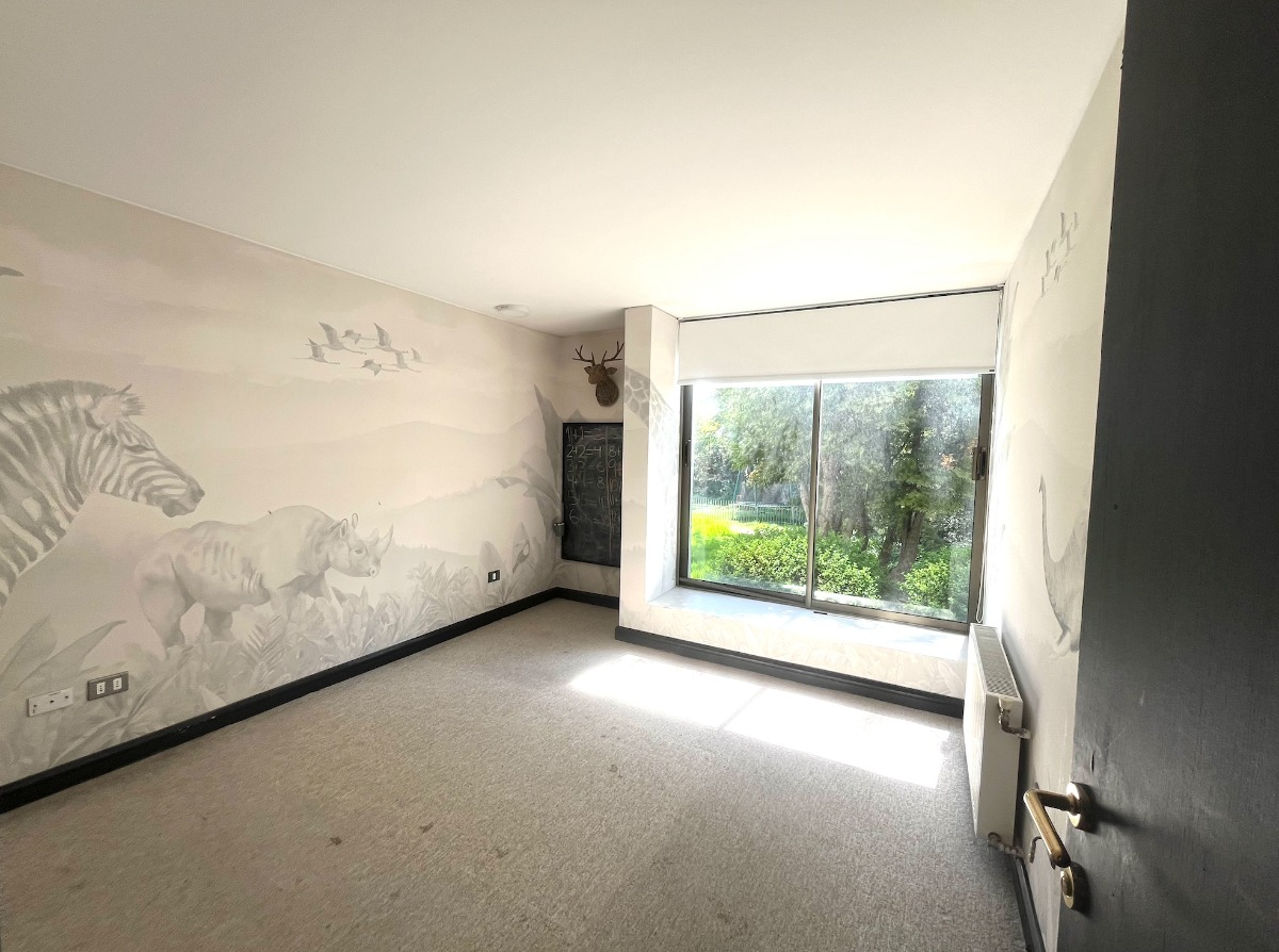 Venta Casa NO 5D en suite Walk-in cl&oacute;set 4B 9E 3Bd El Huinganal - Lo Barnechea