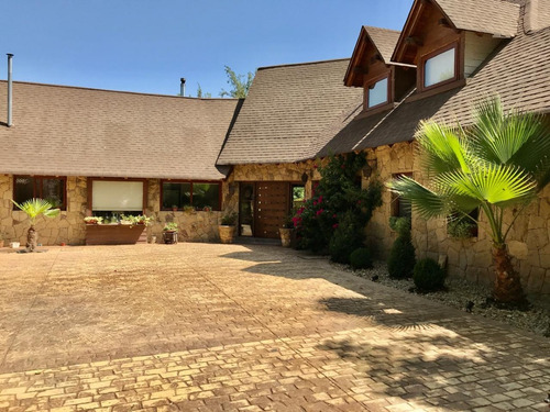 Venta Casa 6D Walk-in cl&oacute;set 5B 10E 1B Chicureo - Colina