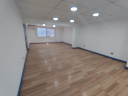 Arriendo Propiedad Industrial 1500m2 Con Galp&oacute;n 