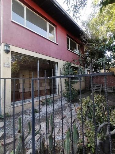 Venta Casa NOSP 3D 2B 2E Metro Hernando de Magallanes - Las Condes