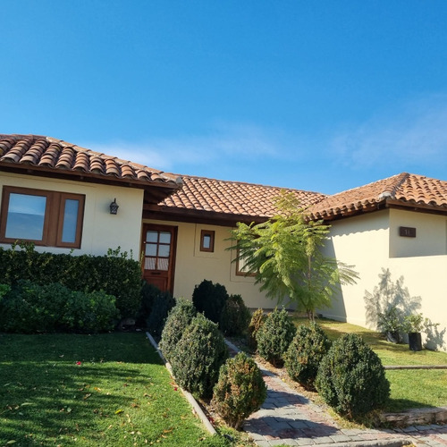 Venta Casa 3D 3B 3E Chicureo - Colina