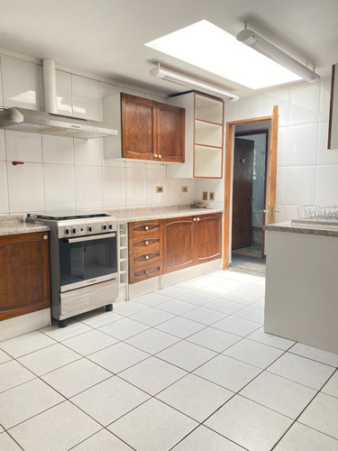 Arriendo Casa NP 3D 2B 2E 1B  - Las Condes