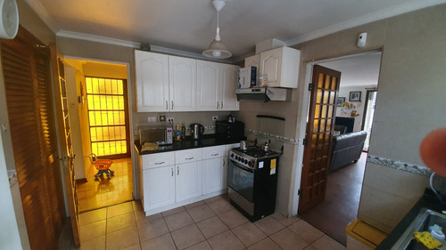 Venta Casa 4D Walk-in cl&oacute;set 3B 2E 1B Metro Sim&oacute;n Bolivar - La Reina