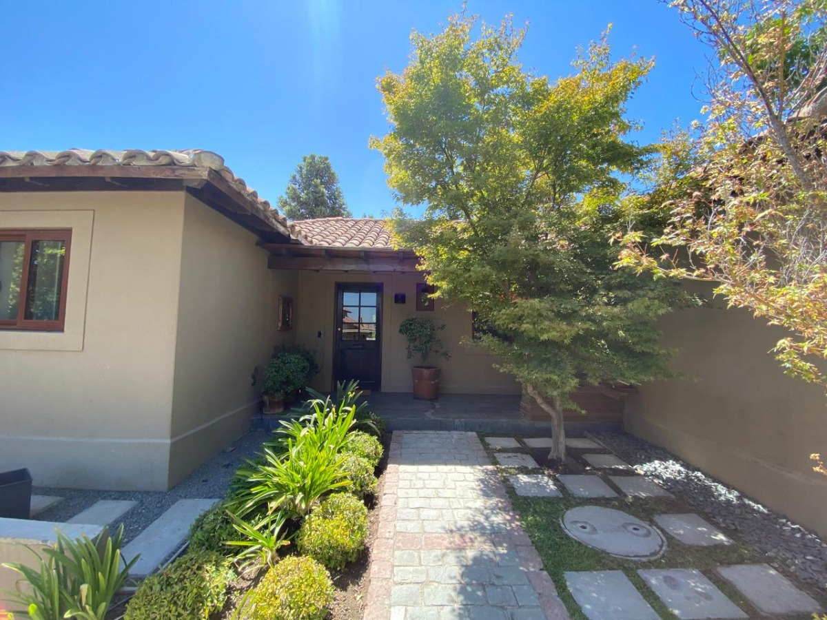 Arriendo Casa O 3D en suite Walk-in cl&oacute;set 4B 2E 1Bd Chicureo - Colina