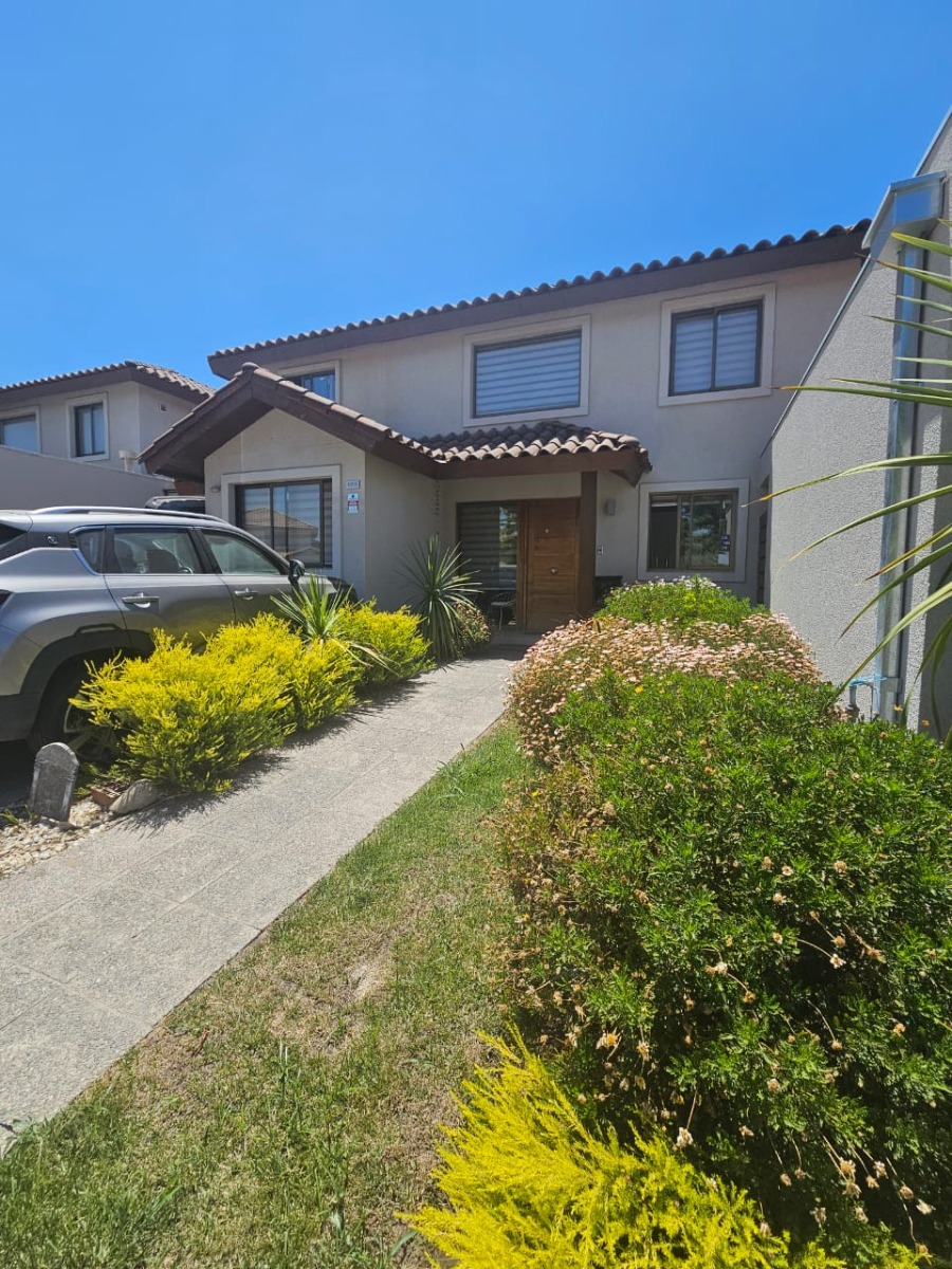 Arriendo Casa 6D en suite Walk-in cl&oacute;set 3B 3E 1Bd Chicureo - Colina