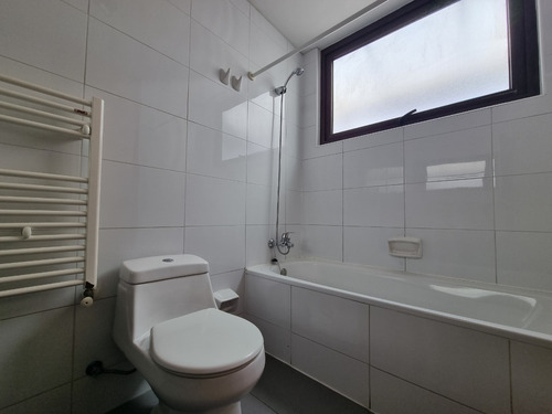 Venta Casa 5D en suite Walk-in cl&oacute;set 5B 4E 1B Chicureo - Colina