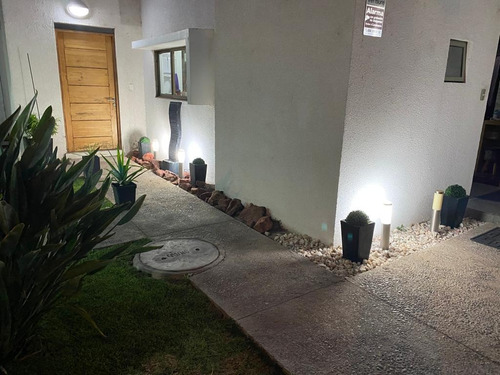 Venta Casa O 5D en suite Walk-in cl&oacute;set 5B 4E 1B Chicureo - Colina