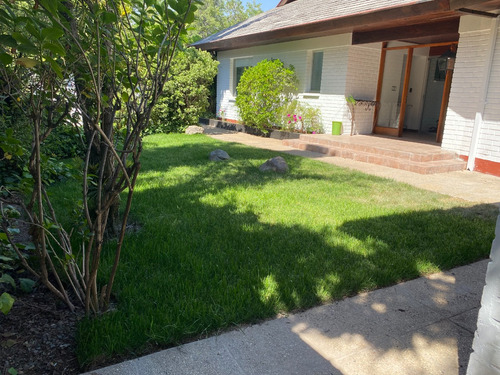 Arriendo Casa 4D en suite Walk-in cl&oacute;set 4B 2E 1B San Carlos de Apoquindo - Las Condes