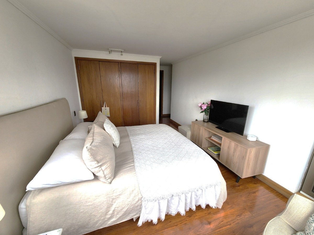 Venta Departamento O 4D en suite Walk-in cl&oacute;set 3B 1E 1Bd Parque Bicentenario - Vitacura