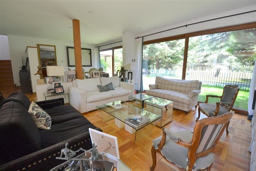 Arriendo Casa 4D en suite Walk-in cl&oacute;set 3B 3E 1B Juan XXIII - Vitacura