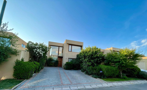 Venta Casa 3D 3B 3E Chicureo - Colina