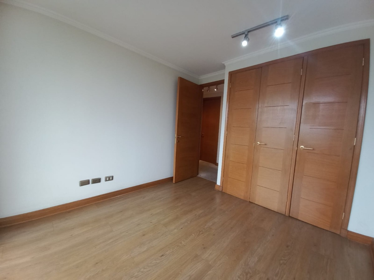 Arriendo Departamento NO 4D en suite Walk-in cl&oacute;set 3B 2E 1Bd Parque Bicentenario - Vitacura