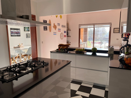 Venta Casa 6D en suite Walk-in cl&oacute;set 7B 6E 1B Chicureo - Colina