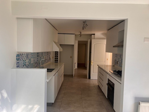 Arriendo Casa NO 6D en suite Walk-in cl&oacute;set 6B 6E 2B San Carlos de Apoquindo - Las Condes