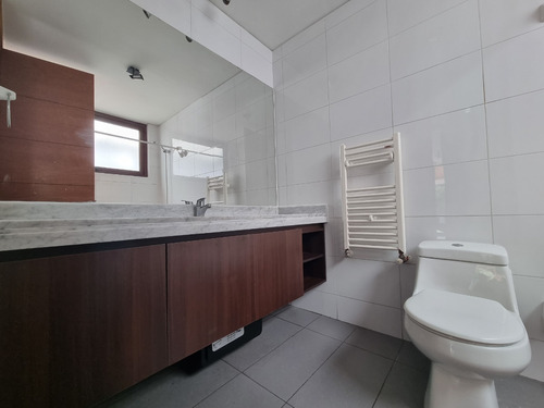 Venta Casa 5D en suite Walk-in cl&oacute;set 5B 4E 1B Chicureo - Colina