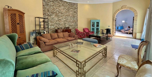 Arriendo Casa 6D en suite Walk-in cl&oacute;set 6B 6E 1B Chicureo - Colina