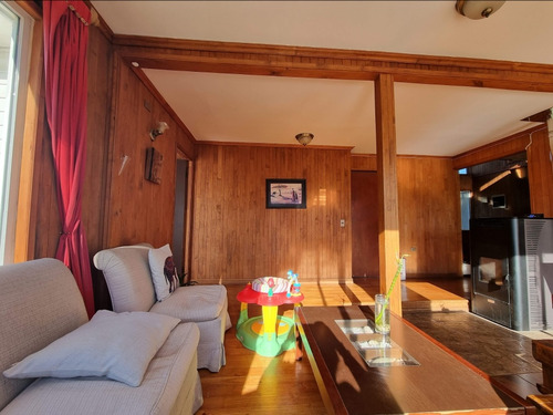 Venta Casa 5D en suite Walk-in cl&oacute;set 4B 10E 1B Centro de Puerto Varas - Puerto Varas