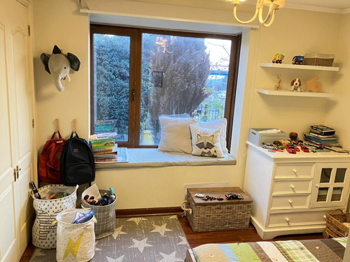 Arriendo Casa O 5D en suite Walk-in cl&oacute;set 3B 2E 2B San Carlos de Apoquindo - Las Condes