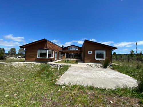 Venta Casa 4D en suite Walk-in cl&oacute;set 3B 1E  - Puerto Varas