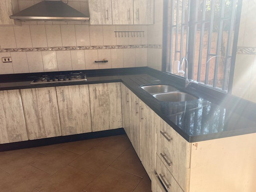 Arriendo Casa NOSP 4D 3B 2E 1B Carlos Ossand&oacute;n - La Reina