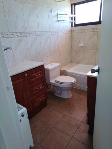 Arriendo Casa 4D 3B 2E 1B Metro Bilbao - Providencia