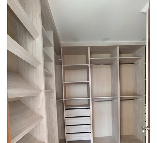 Arriendo Casa NO 4D en suite Walk-in cl&oacute;set 5B 4E 1B Chicureo - Colina