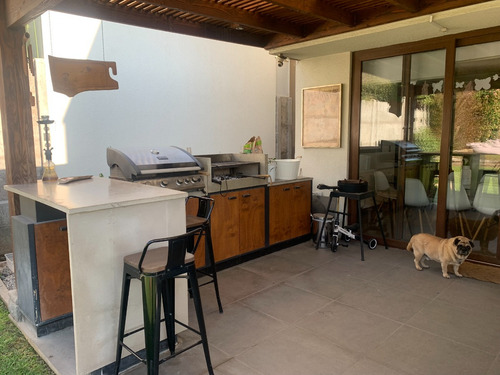 Venta Casa NP 4D en suite Walk-in cl&oacute;set 4B 2E Chicureo - Colina