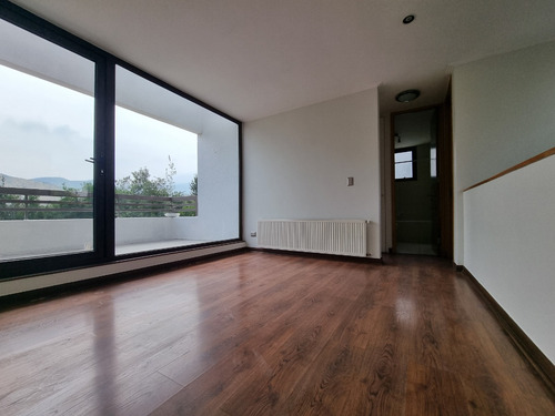 Venta Casa 5D en suite Walk-in cl&oacute;set 5B 4E 1B Chicureo - Colina