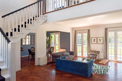 Venta Casa N 4D en suite Walk-in cl&oacute;set 3B 6E 2B Chicureo - Colina