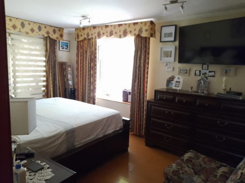 Venta Casa 5D en suite Walk-in cl&oacute;set 4B 2E 1B Chicureo - Colina