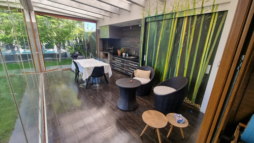 Venta Casa NO 5D en suite Walk-in cl&oacute;set 5B 10E 2B Los Dominicos - Las Condes