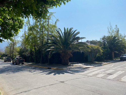 Venta Casa NO 6D en suite Walk-in cl&oacute;set 5B 4E 2B Jard&iacute;n Del Este - Vitacura