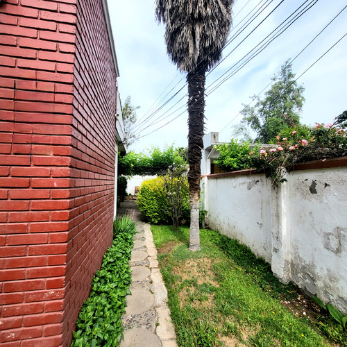 Venta Casa NO 4D 3B 2E 1B Blest Gana - La Reina