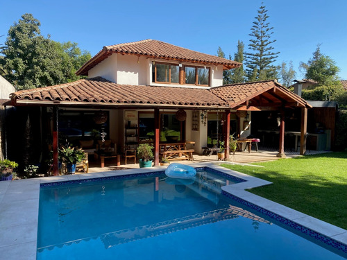 Venta Casa O 4D en suite Walk-in cl&oacute;set 3B 2E 1B Carlos Ossand&oacute;n - La Reina