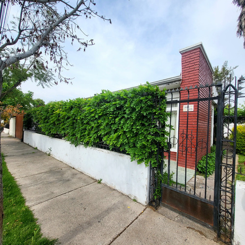 Venta Casa NO 4D 3B 2E 1B Blest Gana - La Reina