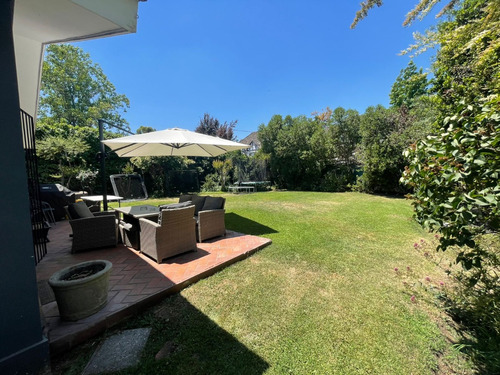 Arriendo Casa 4D en suite 3B 2E 1B La Dehesa - Lo Barnechea