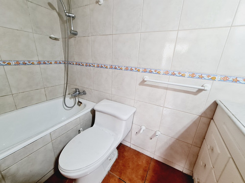 Arriendo Casa SO 6D 3B 2E 1B Nuestra Se&ntilde;ora del Rosario - Vitacura